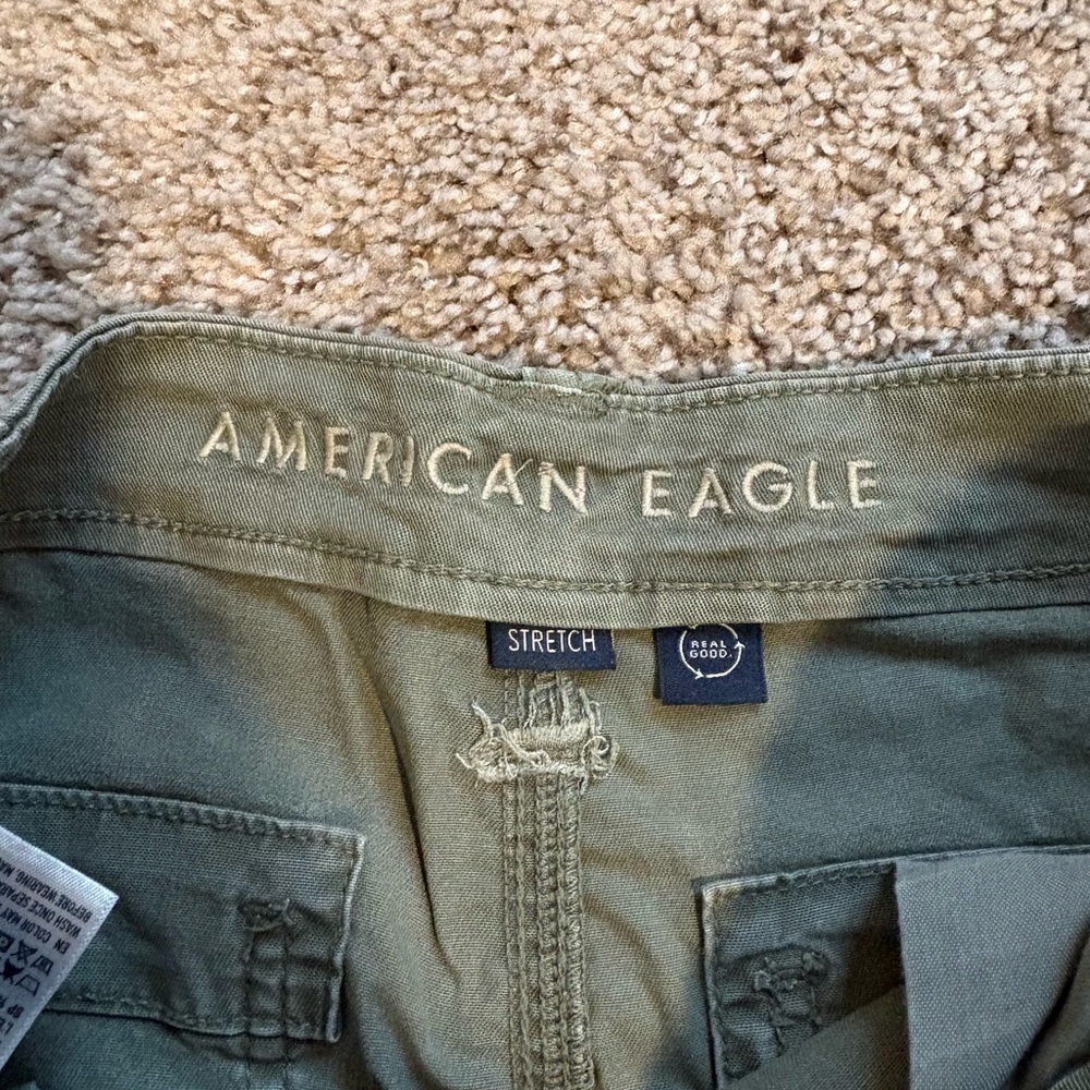 American Eagle Women's Cargo Pants - Picture 4 of 6